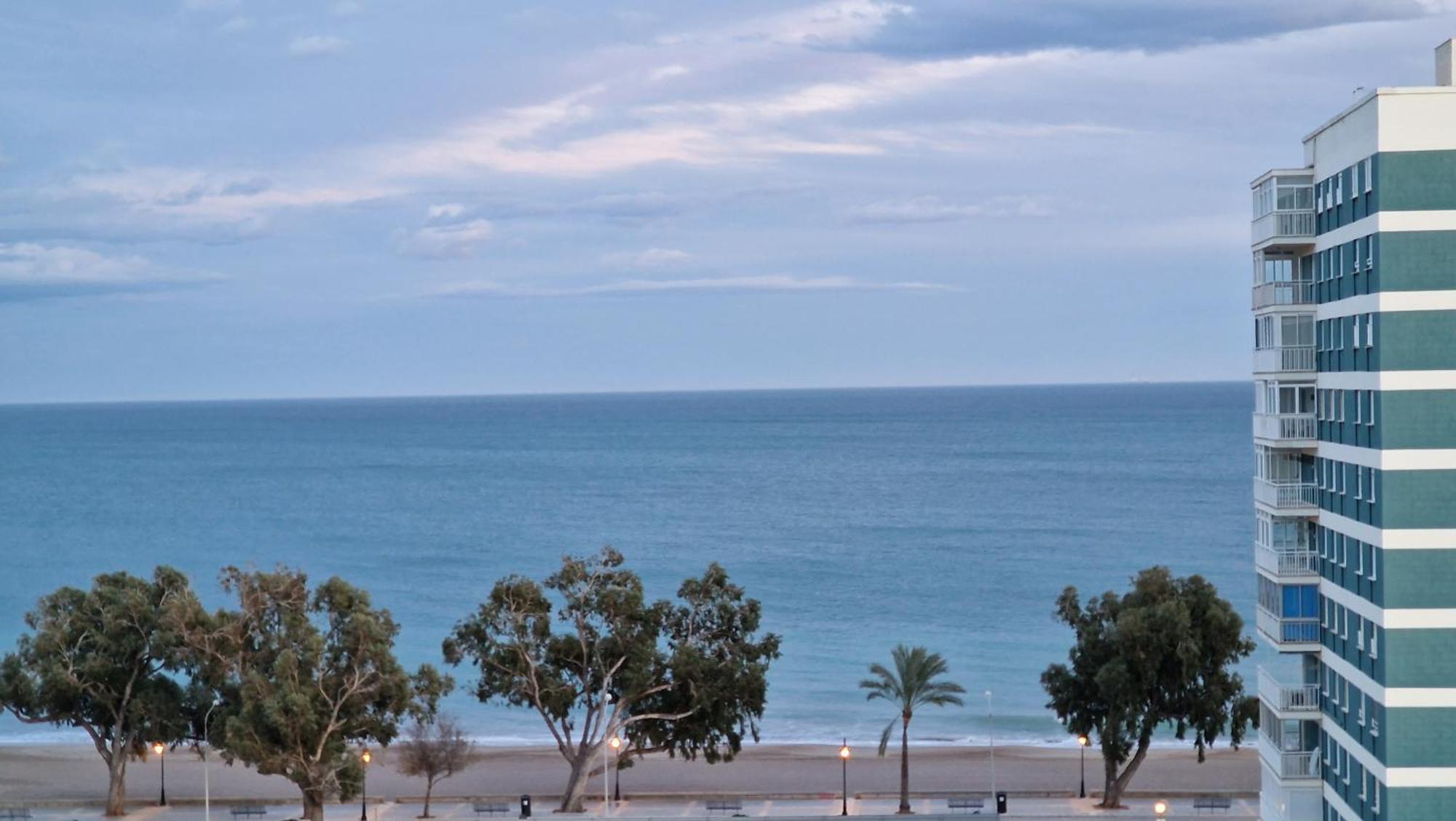 Stunning Sea Vistas By The Beach 베니카씸 외부 사진